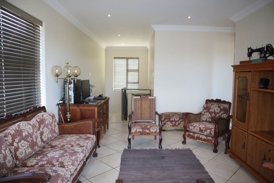 To Let 3 Bedroom Property for Rent in Wavecrest Eastern Cape